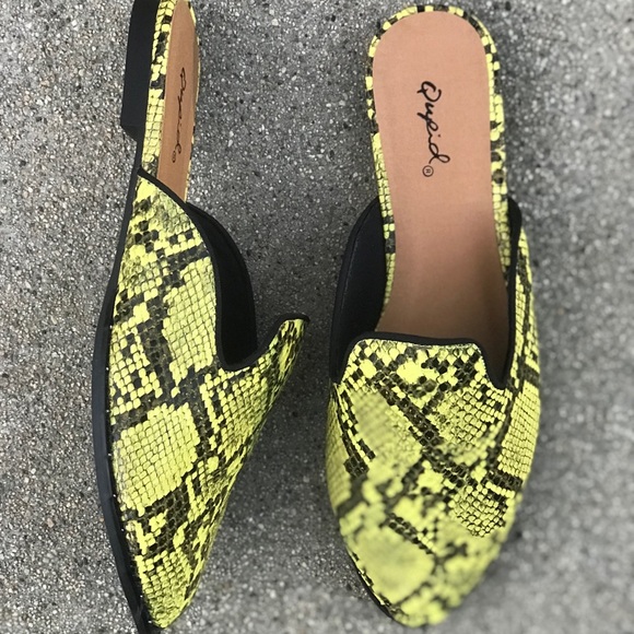 1 Left! Qupid Malibu Yellow Python Snake Flat Mule - Picture 5 of 5